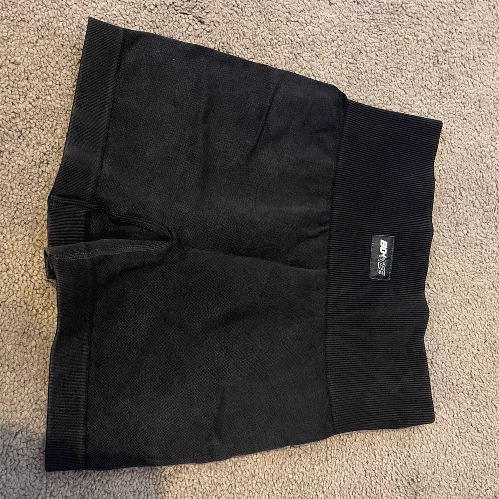 Bo+Tee Seamless Acid Wash Shorts